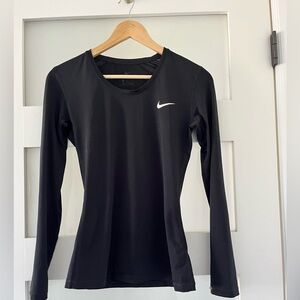 Nike black long sleeve. Size: M. EUC